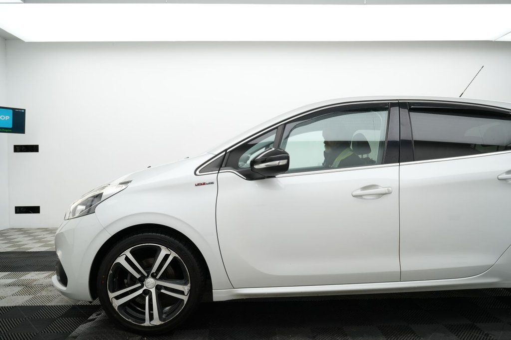 Used Peugeot 208 2018 for sale - 77026861: Photo 4