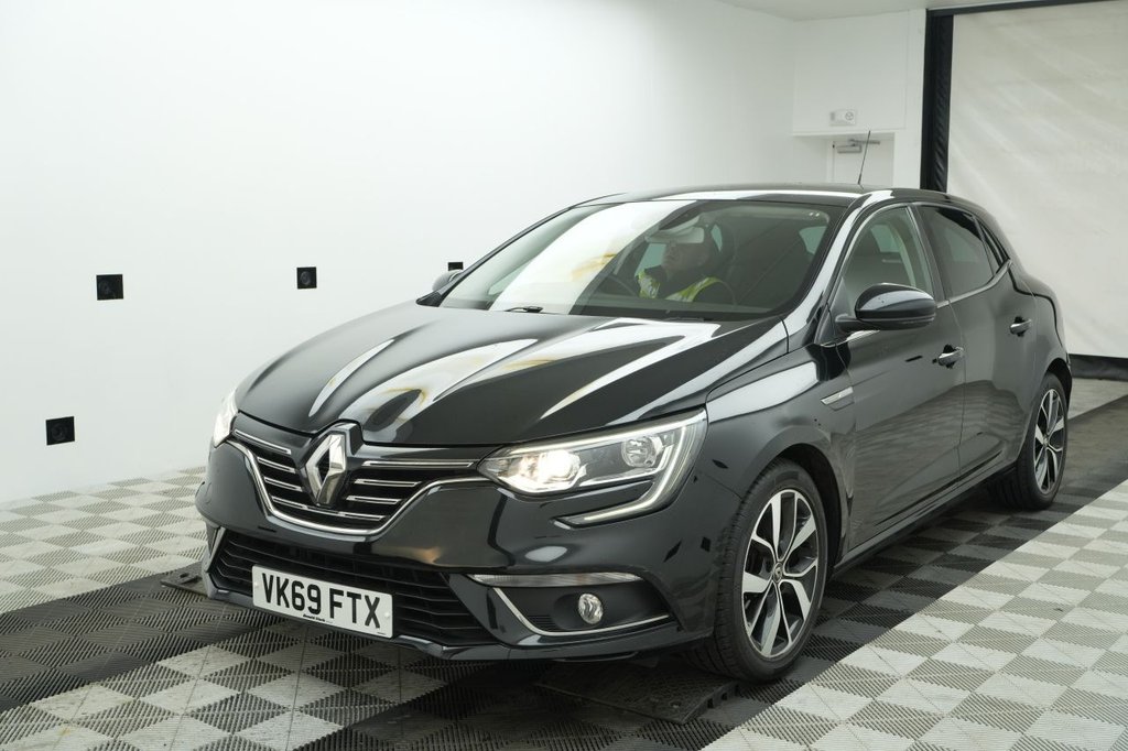 Used Renault Megane 2019 for sale - 77780860: Photo 2