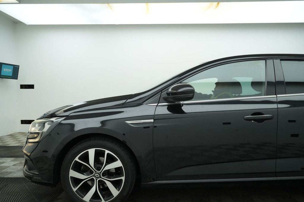 Used Renault Megane 2019 for sale - 77780860: Photo 4