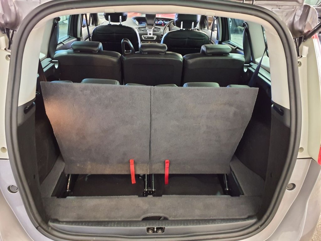 Used Renault Grand Scenic 2016 for sale - 76672551: Photo 13