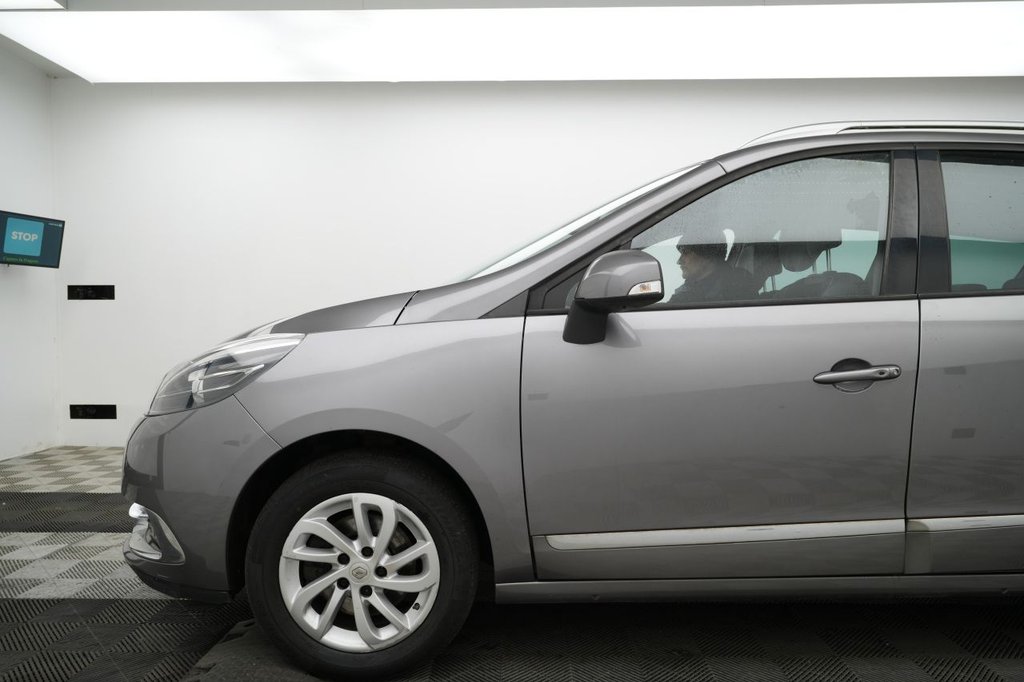 Used Renault Grand Scenic 2016 for sale - 76672551: Photo 4