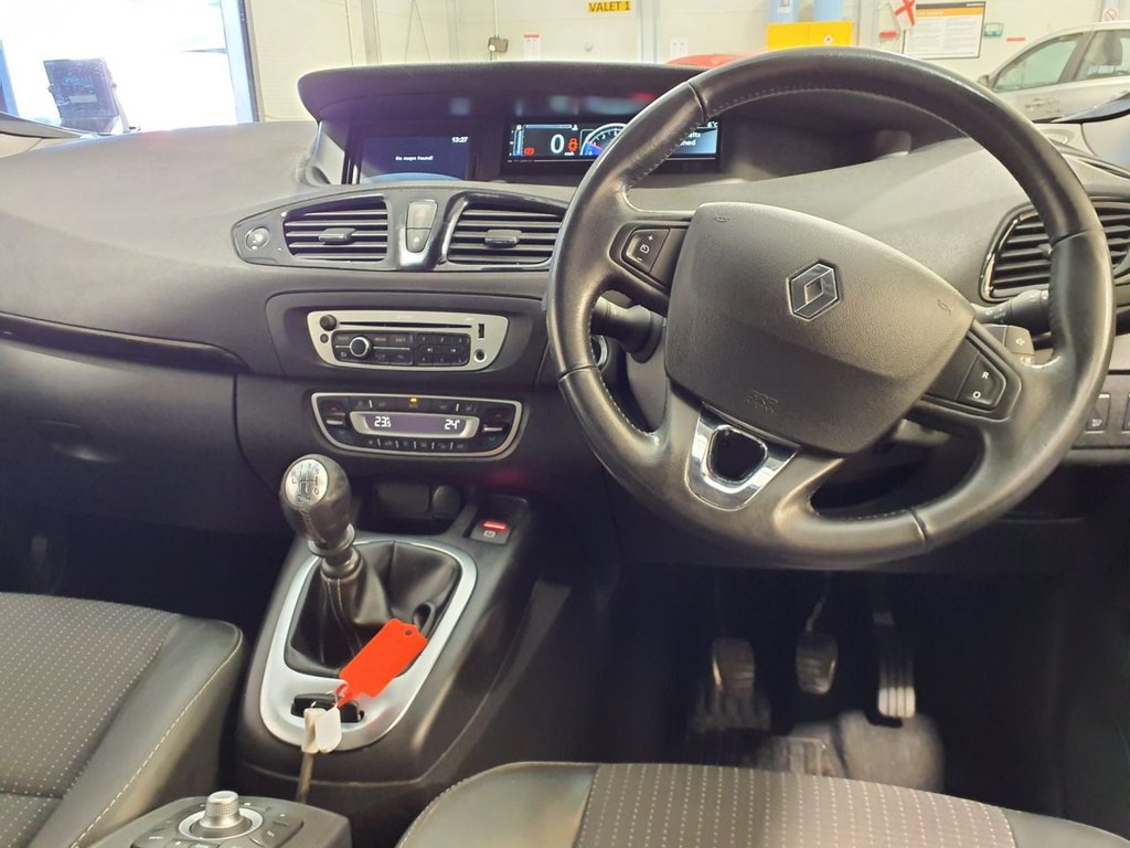 Used Renault Grand Scenic 2016 for sale - 76672551: Photo 9