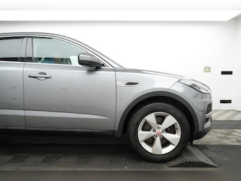 Used Jaguar E-Pace 2021 for sale - 76760698: Photo