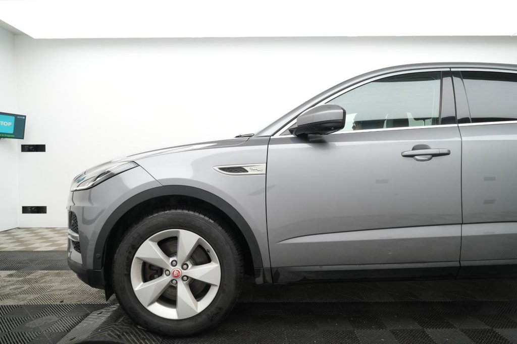 Used Jaguar E-Pace 2021 for sale - 76760698: Photo 4