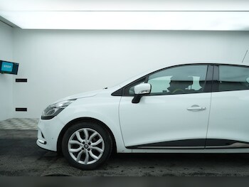 Used Renault Clio 2018 for sale - 77747961: Photo