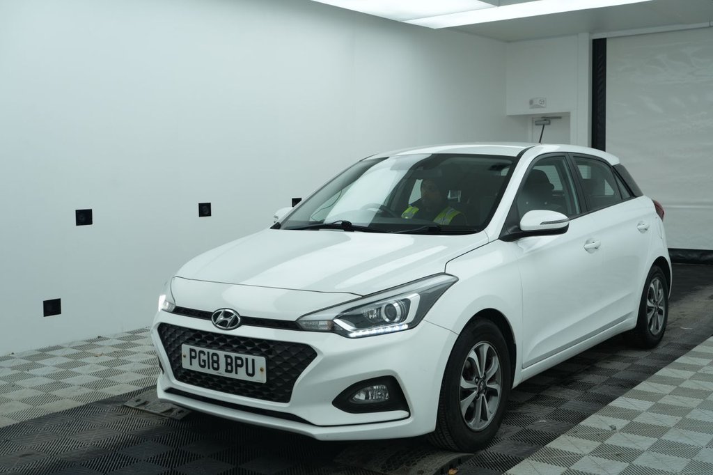 Used Hyundai i20 2018 for sale - 77594411: Photo 2
