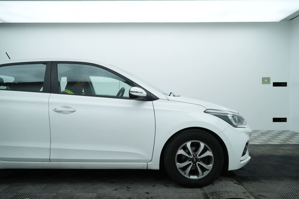 Used Hyundai i20 2018 for sale - 77594411: Photo 3