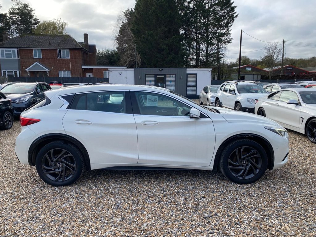 Used Infiniti Q30 2016 for sale - 76867232: Photo 3