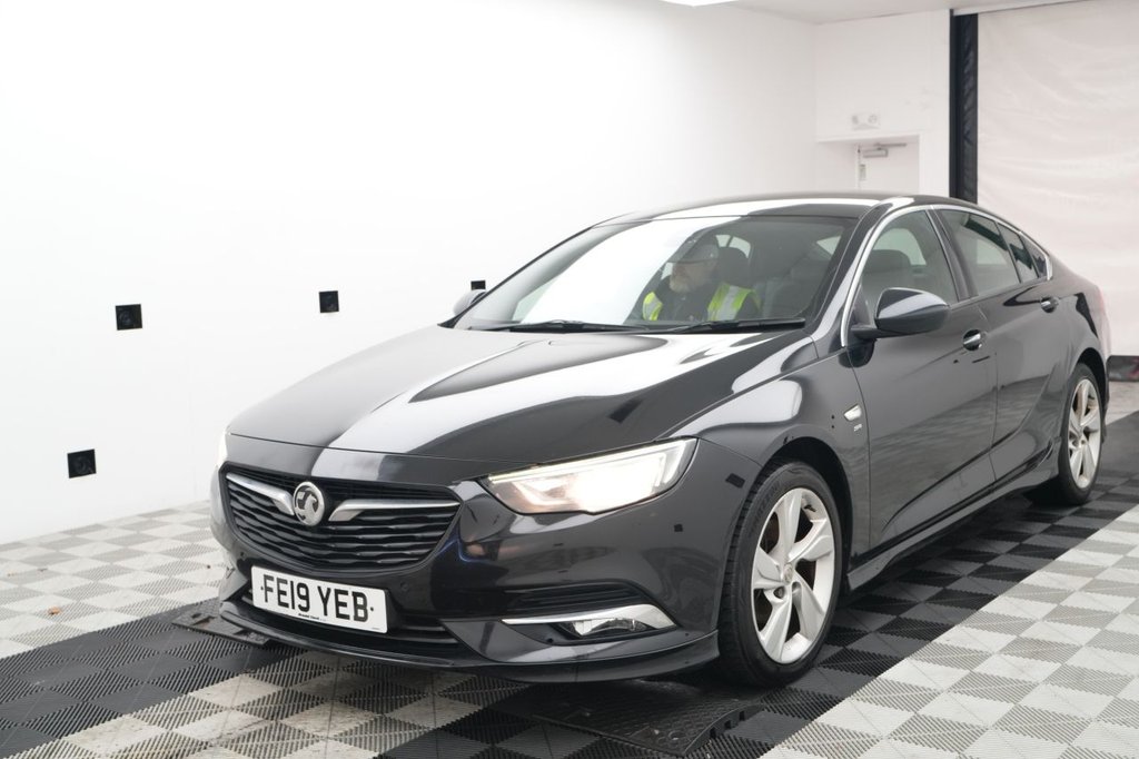 Used Vauxhall Insignia 2019 for sale - 77241630: Photo 2