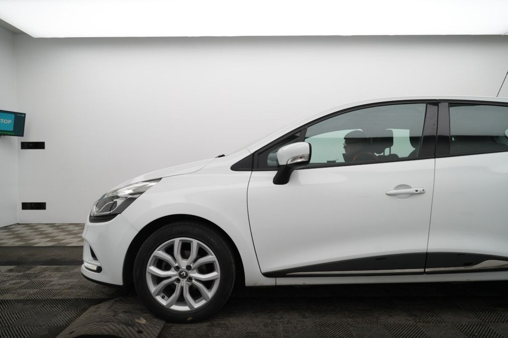 Used Renault Clio 2017 for sale - 76609061: Photo 4