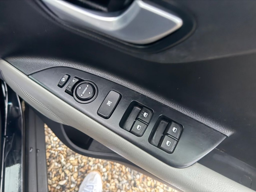 Used Kia Stonic 2018 for sale - 77065195: Photo 16