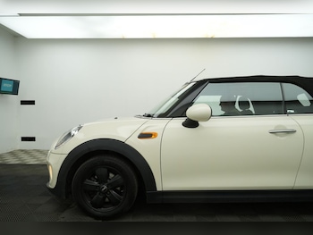 Used MINI Convertible 2017 for sale - 79422533: Photo