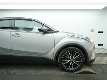Used Toyota C-HR 2017 for sale - 78737939: Photo