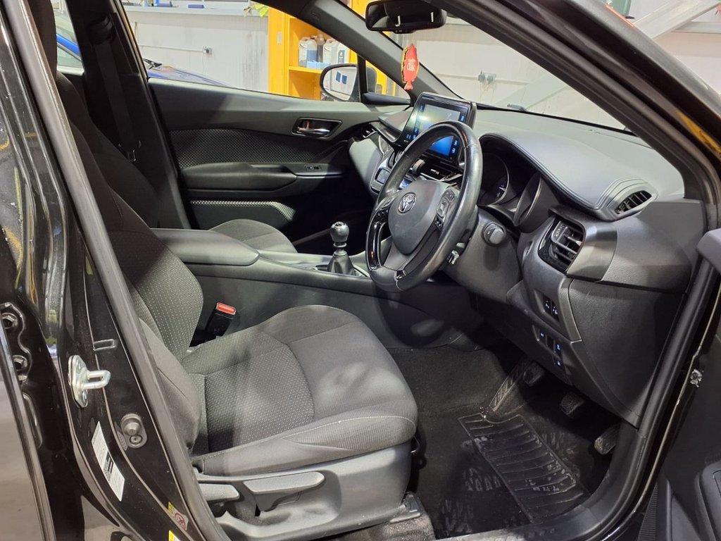 Used Toyota C-HR 2017 for sale - 78017060: Photo 10