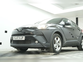 Used Toyota C-HR 2017 for sale - 78017060: Photo