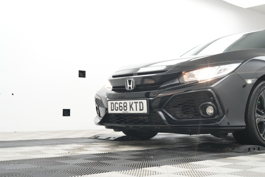 Used Honda Civic 2018 for sale - 76867772: Photo 6