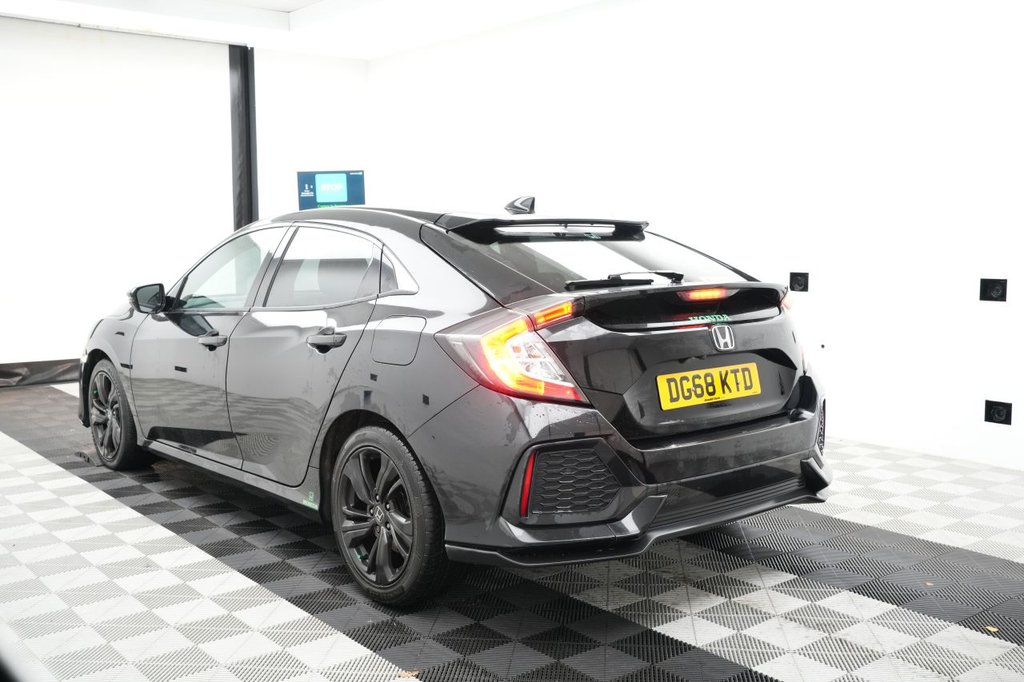 Used Honda Civic 2018 for sale - 76867772: Photo 8