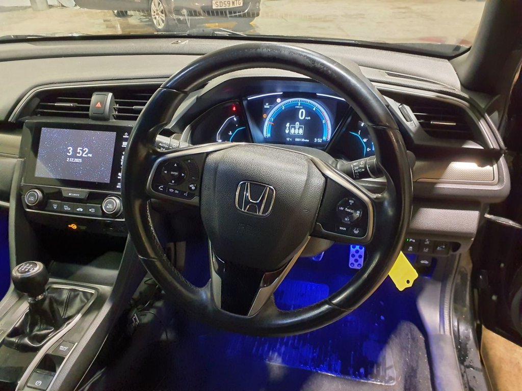 Used Honda Civic 2018 for sale - 76867772: Photo 9