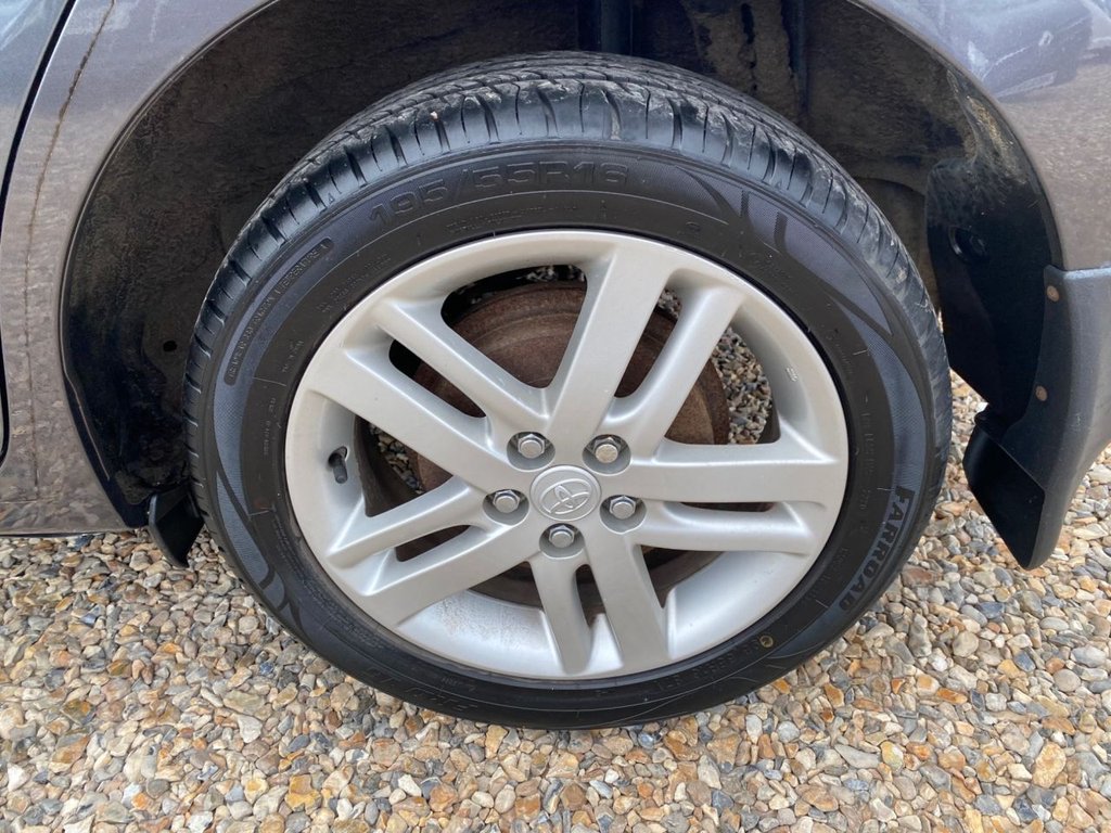 Used Toyota Verso 2011 for sale - 76609019: Photo 37