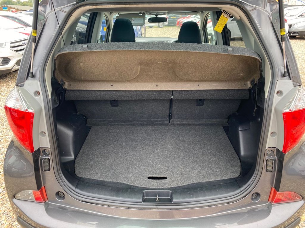 Used Toyota Verso 2011 for sale - 76609019: Photo 6