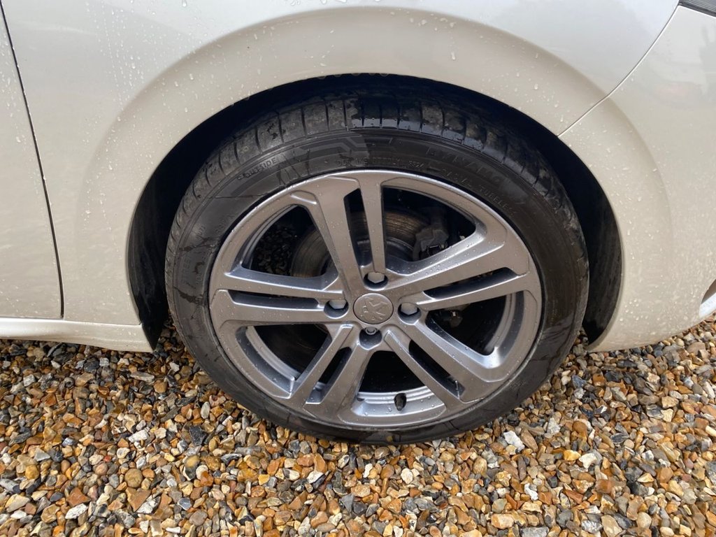 Used Peugeot 208 2018 for sale - 77583036: Photo 35