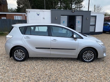 Used Toyota Verso 2017 for sale - 78123997: Photo