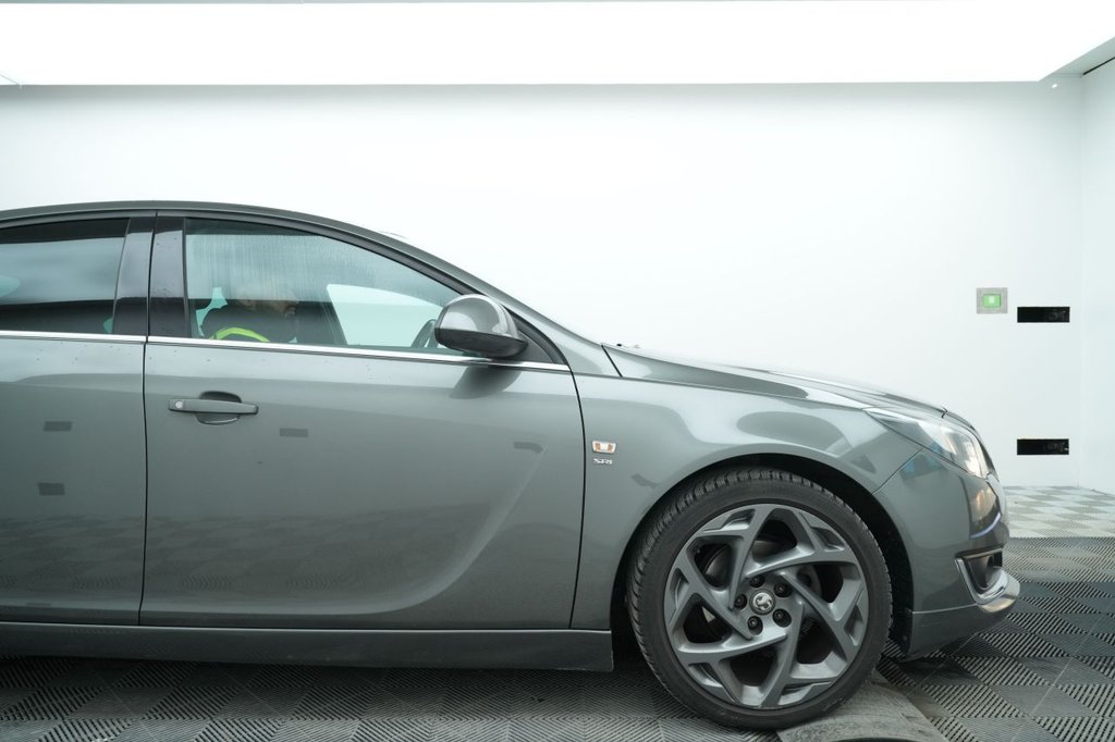 Used Vauxhall Insignia 2017 for sale - 77631659: Photo 3