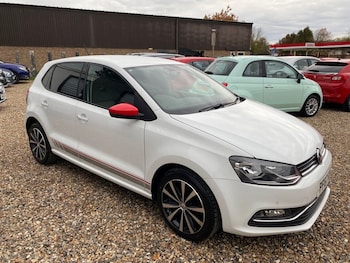 Used Volkswagen Polo 2017 for sale - 76609054: Photo