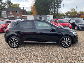 Used Renault Clio 2020 for sale - 76608996: Photo