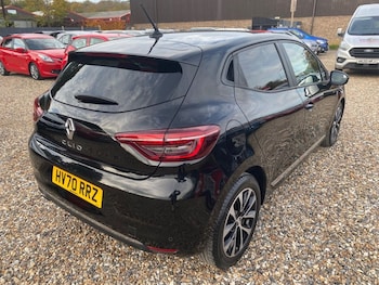 Used Renault Clio 2020 for sale - 76608996: Photo