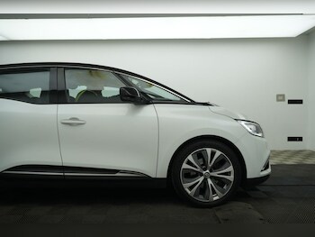 Used Renault Scenic 2017 for sale - 78749482: Photo