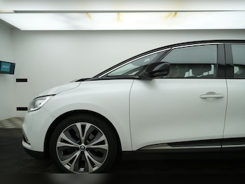 Used Renault Scenic 2017 for sale - 78749482: Photo