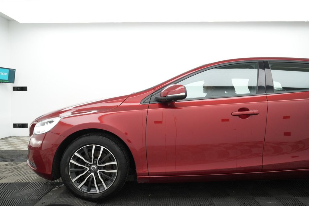 Used Volvo V40 2017 for sale - 77153926: Photo 4