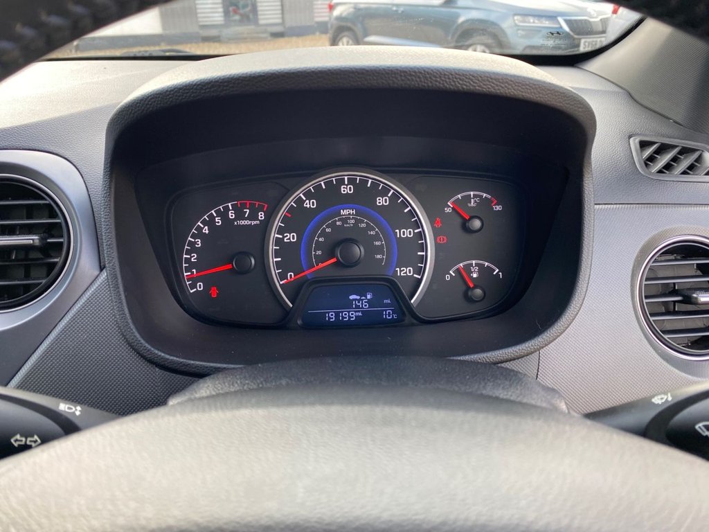 Used Hyundai i10 2018 for sale - 77806085: Photo 20