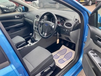 Used Ford Focus 2010 for sale - 75619616: Photo
