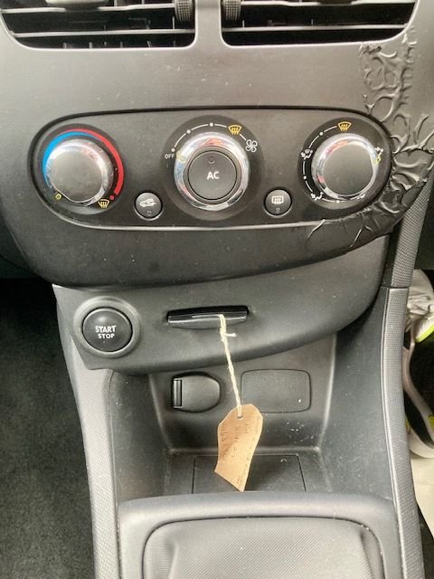 Used Renault Clio 2013 for sale - 77355964: Photo 19