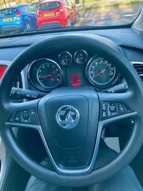 Used Vauxhall Astra 2011 for sale - 76447080: Photo 12