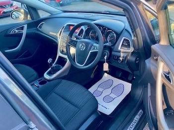 Used Vauxhall Astra 2011 for sale - 76447080: Photo