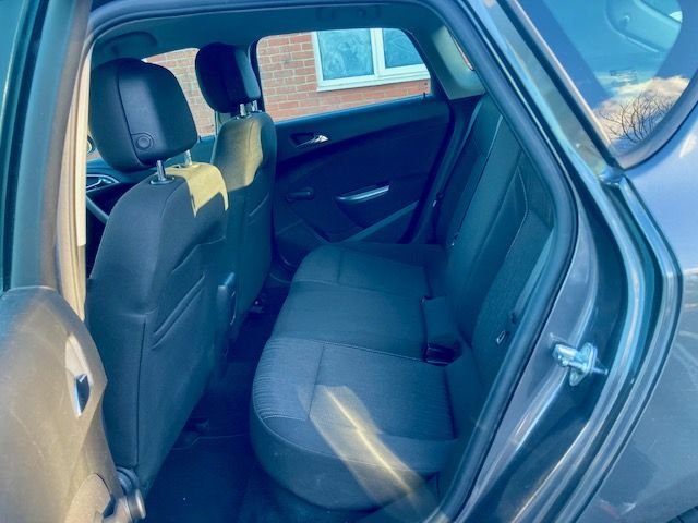 Used Vauxhall Astra 2011 for sale - 76447080: Photo 9