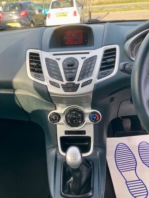 Used Ford Fiesta 2011 for sale - 76080740: Photo 14