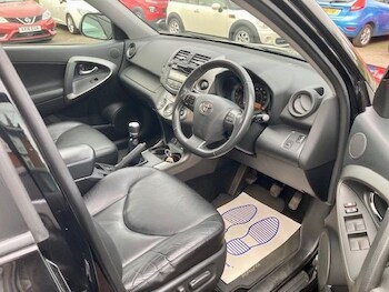 Used Toyota RAV4 2010 for sale - 76309364: Photo 4