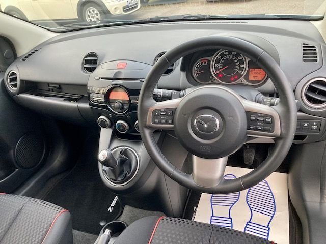 Used Mazda Mazda2 2012 for sale - 76228899: Photo 6