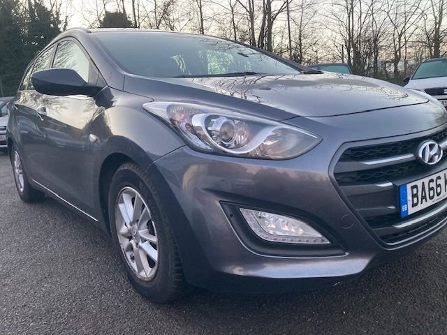 Used Hyundai i30 2017 for sale - 77171709: Photo 3