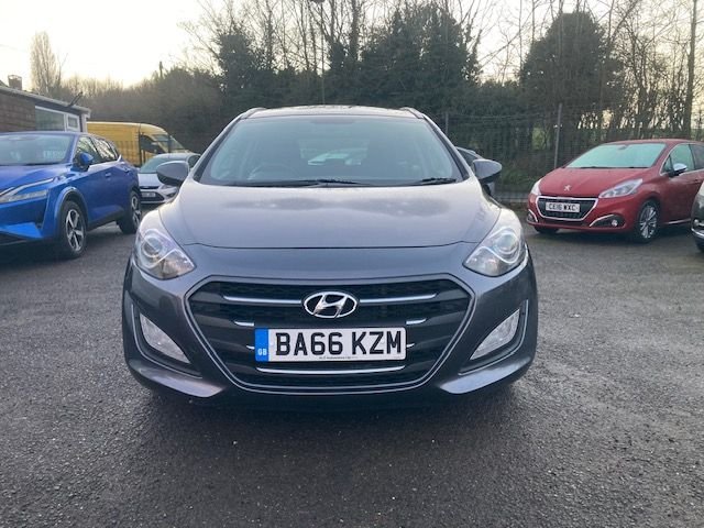 Used Hyundai i30 2017 for sale - 77171709: Photo 4