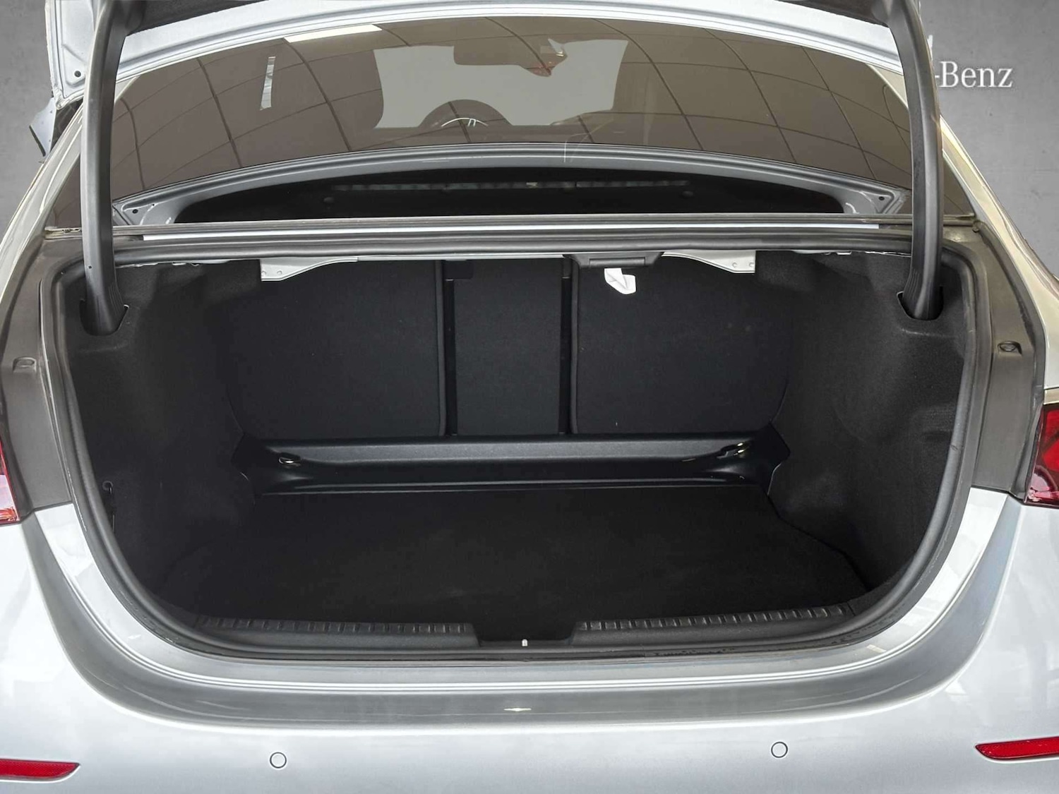 Used Mercedes-Benz E Class 2024 for sale - 77648975: Photo 12