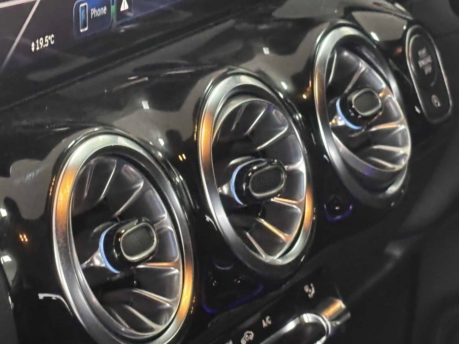 Used Mercedes-Benz GLA for sale - 77661070: Photo 29