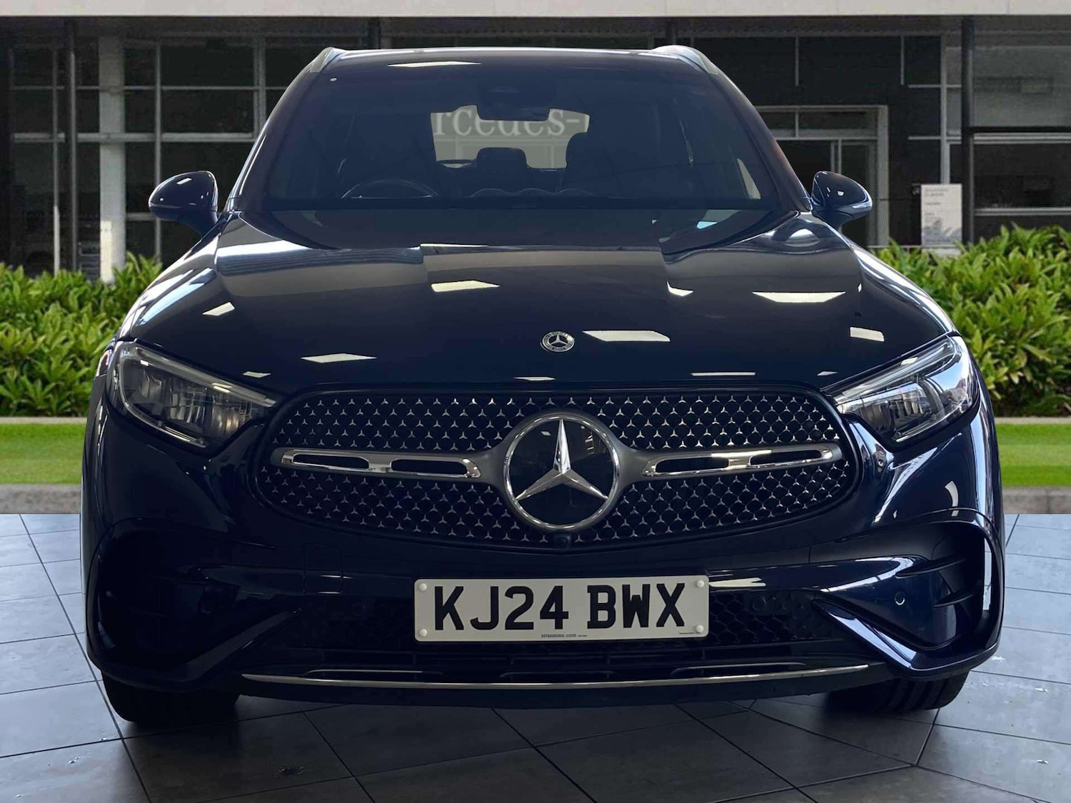 Used Mercedes-Benz GLC 2024 for sale - 76661782: Photo 2