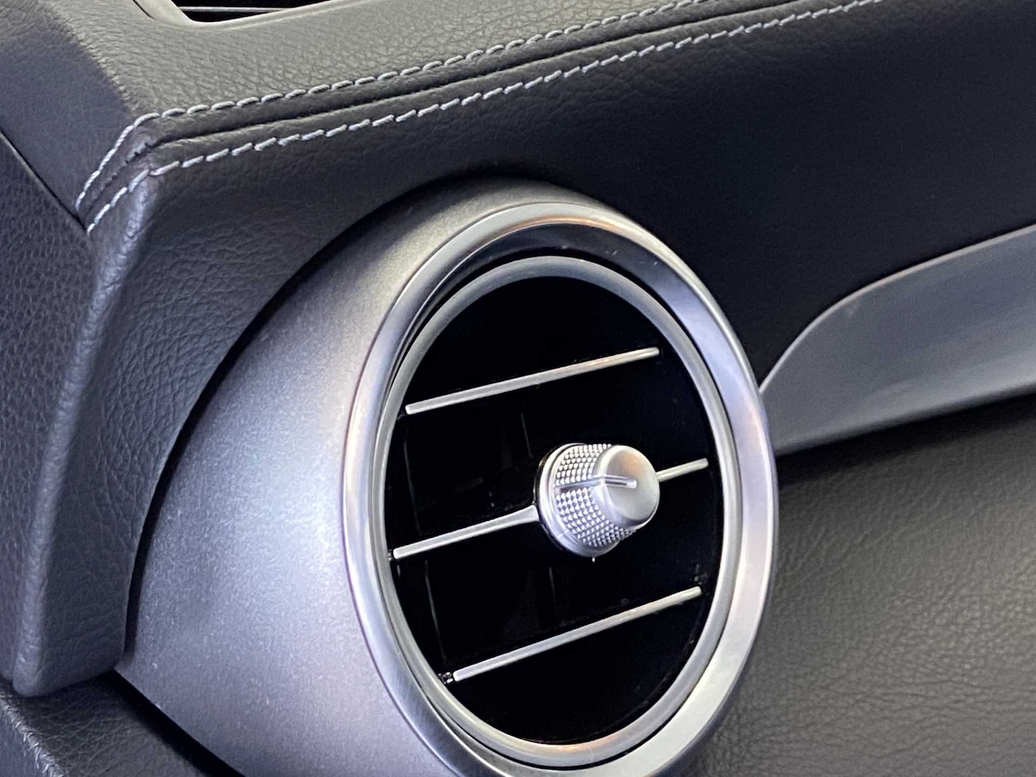 Used Mercedes-Benz C Class 2020 for sale - 76804904: Photo 15