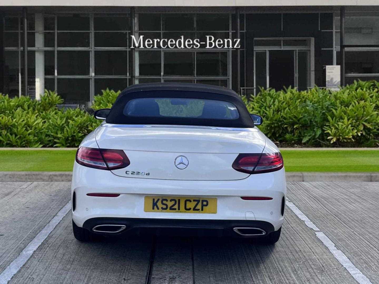 Used Mercedes-Benz C Class 2021 for sale - 76804854: Photo 4