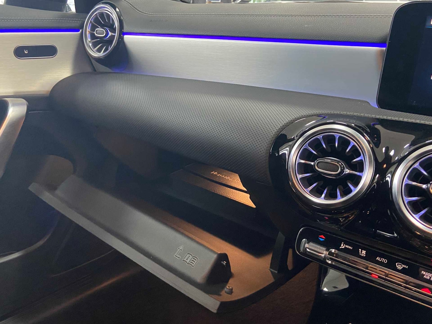 Used Mercedes-Benz CLA 2023 for sale - 76411299: Photo 31